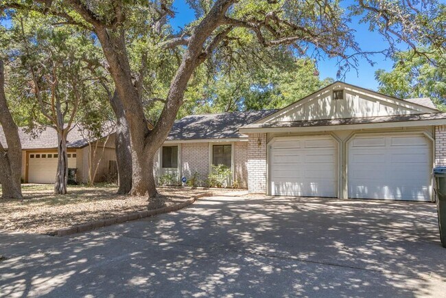 Building Photo - 10200 Missel Thrush Dr