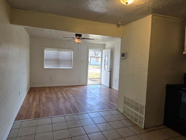 Building Photo - 507 St Robert Dr