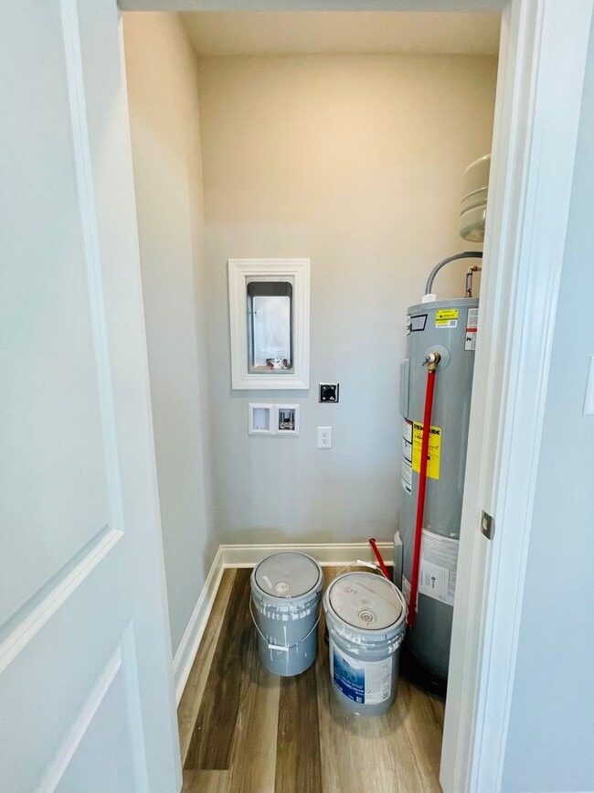 Building Photo - Adorable 2bd/2.5ba cottage in downtown Aynor - Ready for move in!!