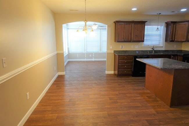 Building Photo - 610 Flintrock Dr