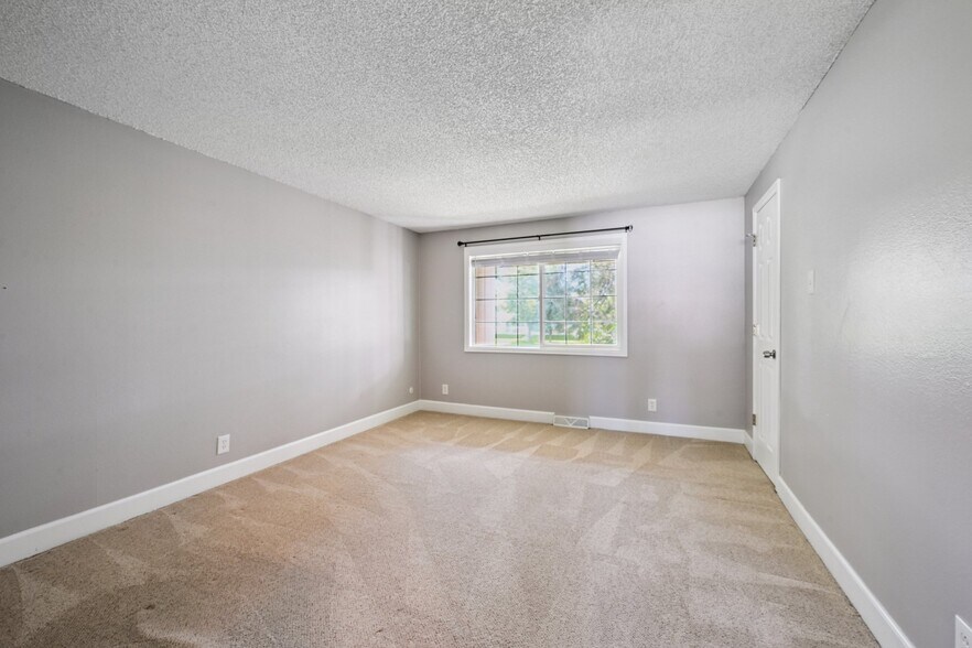 Building Photo - 13988 E Utah Cir