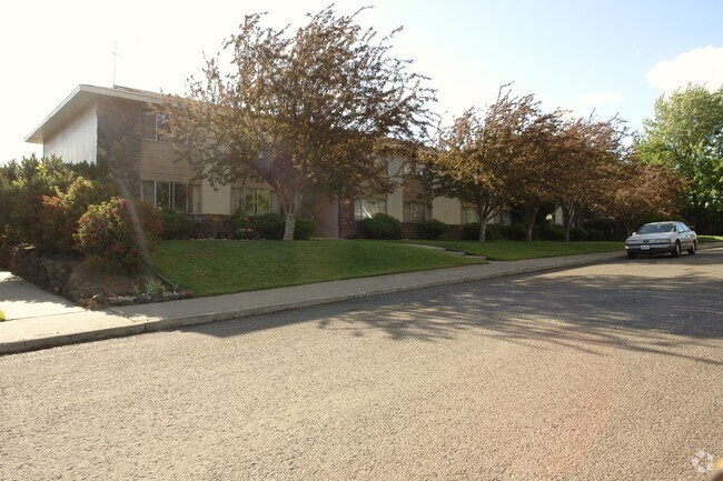 Building Photo - 1510 W Garland Ave