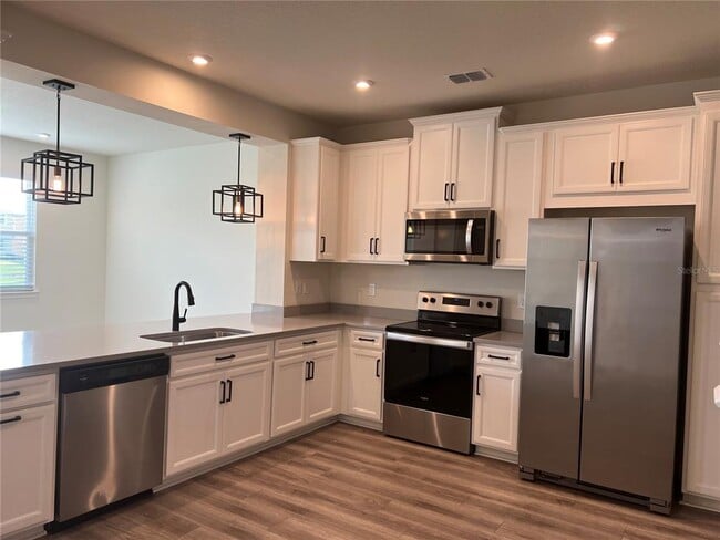 Building Photo - 5531 Pleasantview Ct