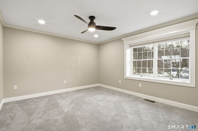 Building Photo - 193 The Meadows