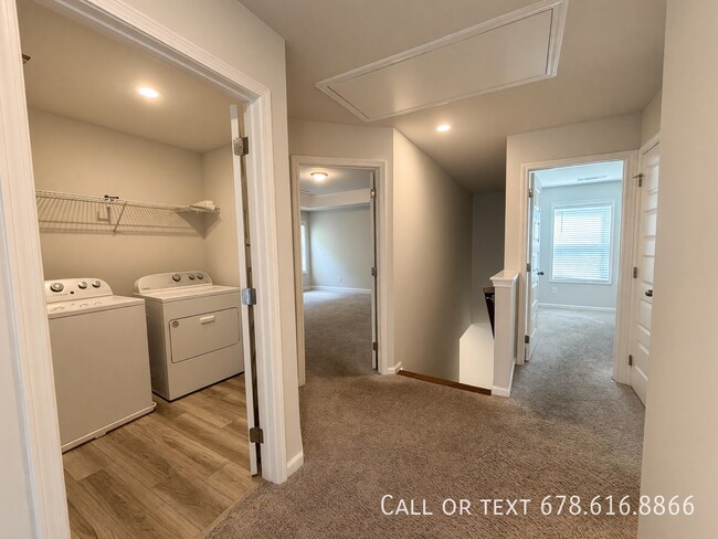 Building Photo - 213 Logan Crest Ct