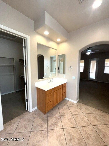 Building Photo - 14366 W Cypress St