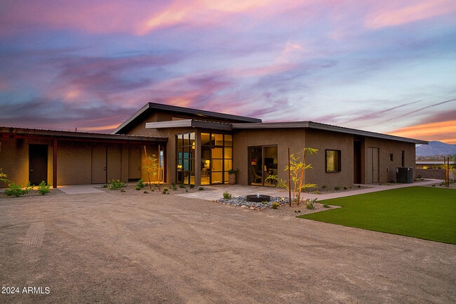 Building Photo - 15310 N Sandy Blf Rd