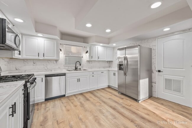 Building Photo - 1019 Maple St