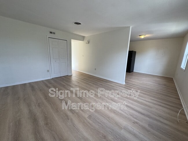 Building Photo - 227 Wakefield Rd