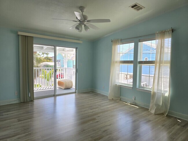 Building Photo - Downtown Gulfport - The Pineapple House