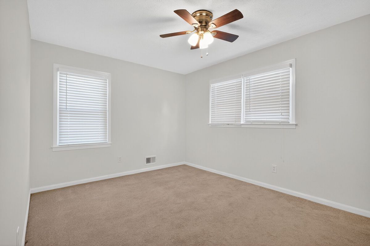 Building Photo - 230 Shiloh Hills Dr NW
