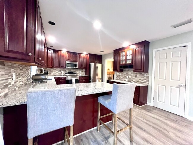 Building Photo - 4 Cobblestone Ct