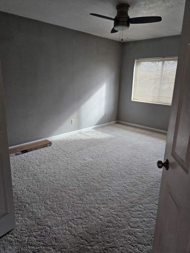 Building Photo - 837 W 30 S St