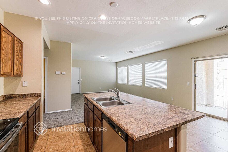Building Photo - 6417 S 23rd Dr