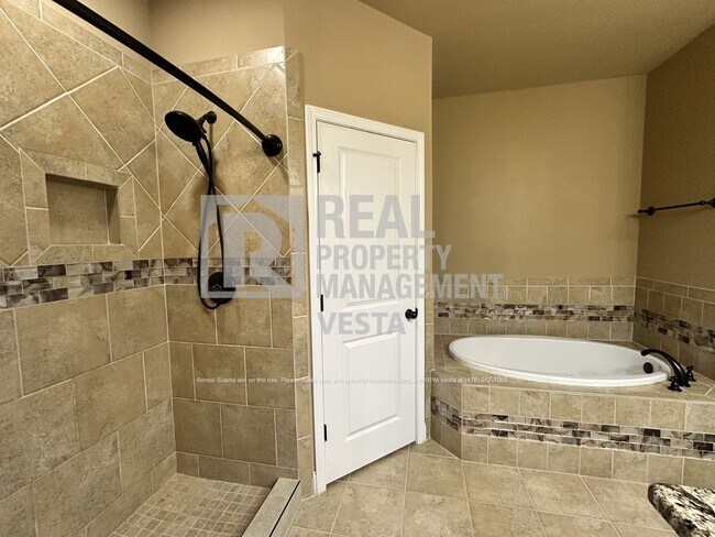 Building Photo - 307 Amber Dr