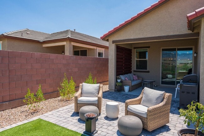 Building Photo - Mountain views in Rocking K Community