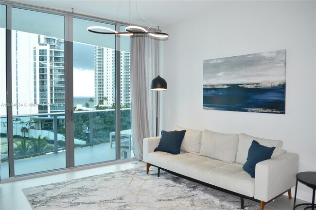 Building Photo - 17550 Collins Ave