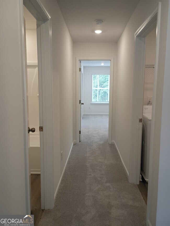 Building Photo - 248 Kenoot Dr