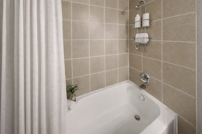 Building Photo - 3BR/2BA Pet-Friendly Home in Westworth Village | Fenced Yard & Garage