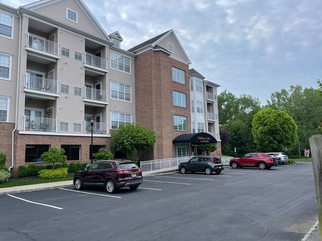 Building Photo - Condo unit 2BR 2 Baths 55+ and older