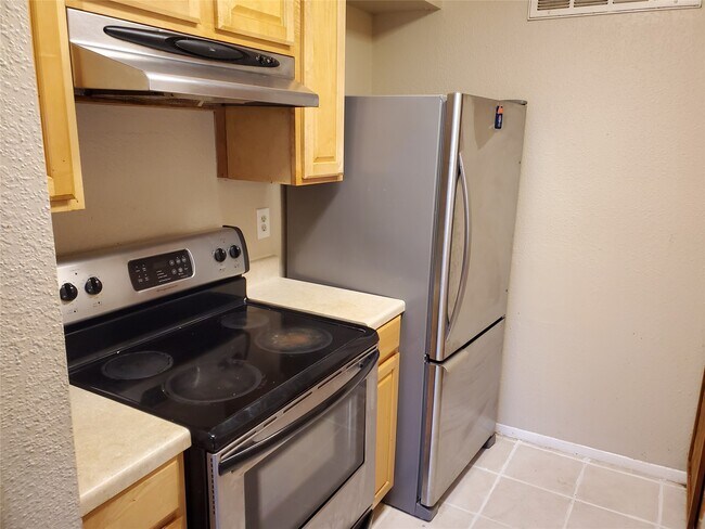 Building Photo - 6701 Sands Point Dr