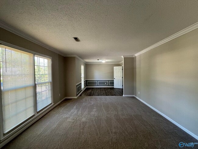 Building Photo - 2705 Willena Dr SE