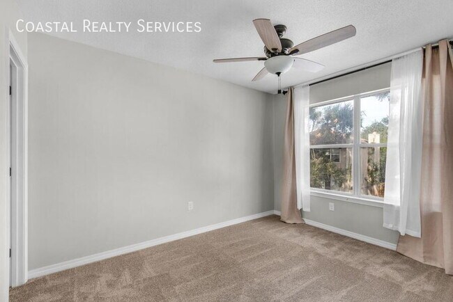 Building Photo - 113 Scranton St