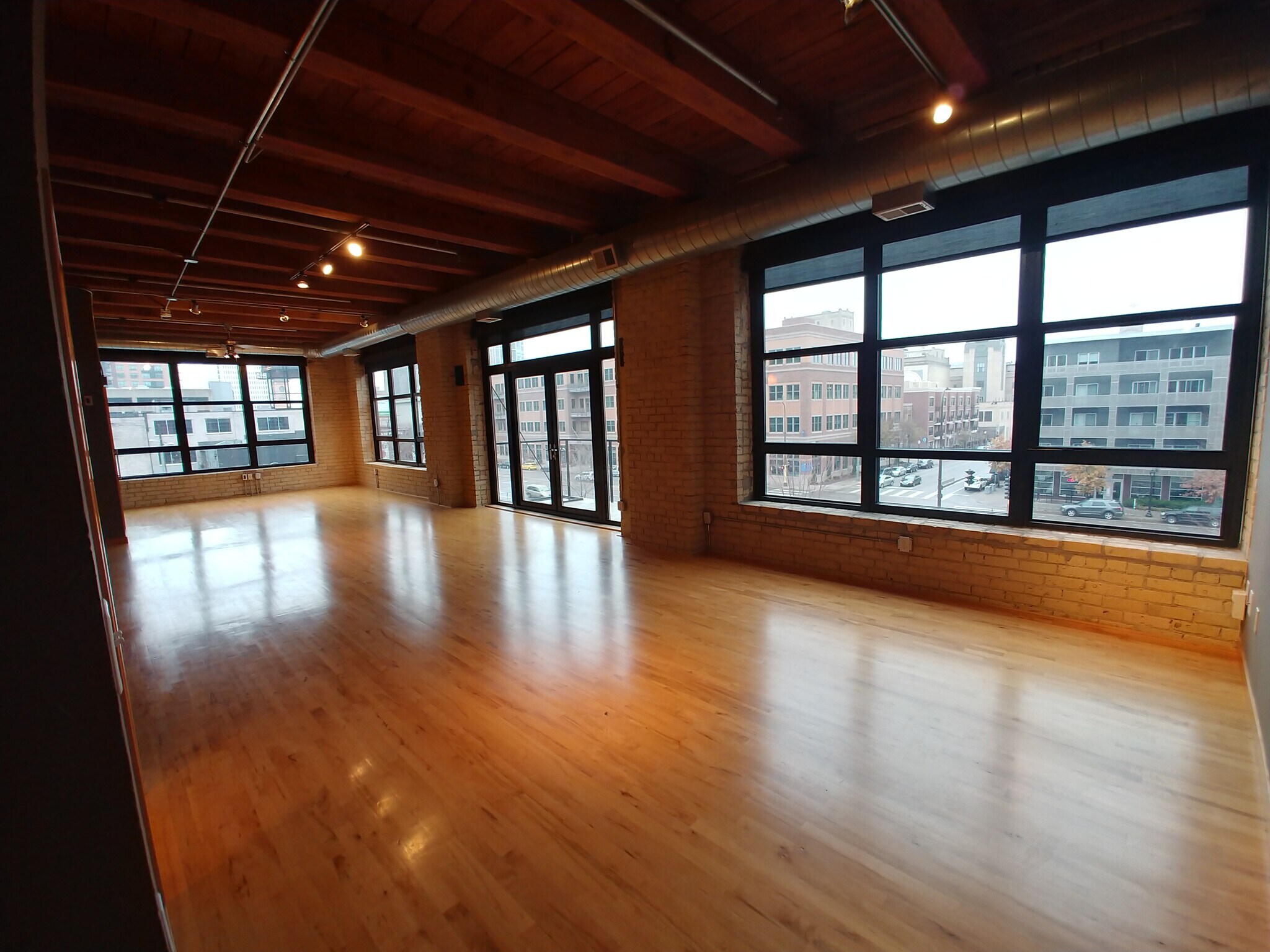 Building Photo - 607 Washington Ave S