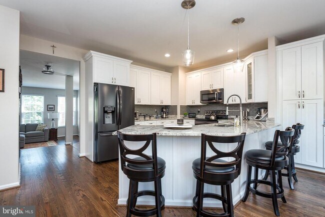 Building Photo - 6326 Dunman Way