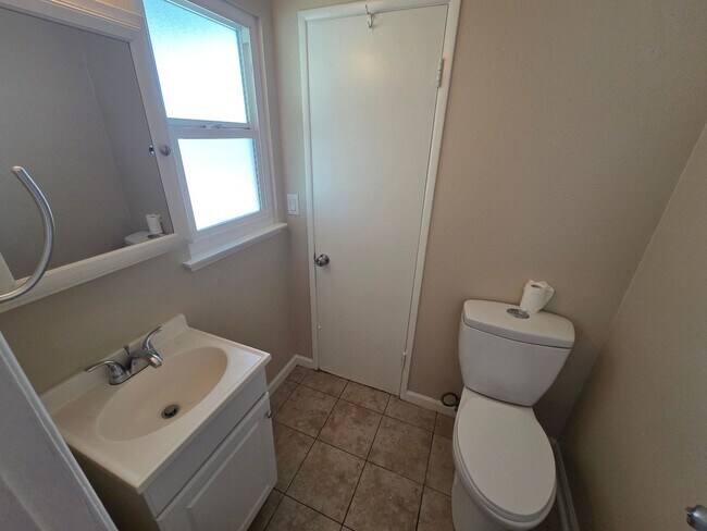 Building Photo - 15303 Fairhope Dr