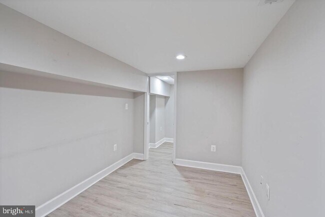 Building Photo - 3819 Roland Ave