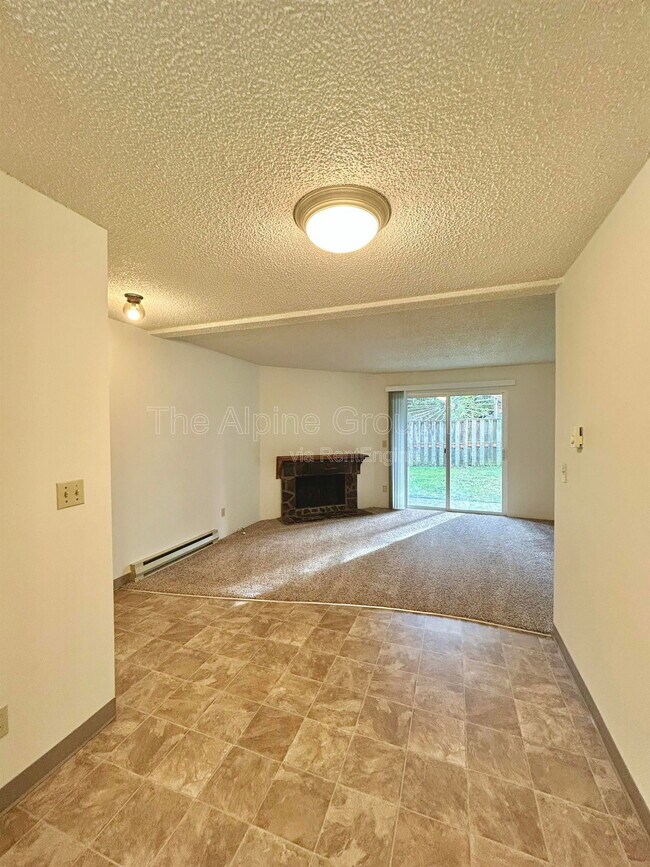 Building Photo - 12400 SW Chaps Ct