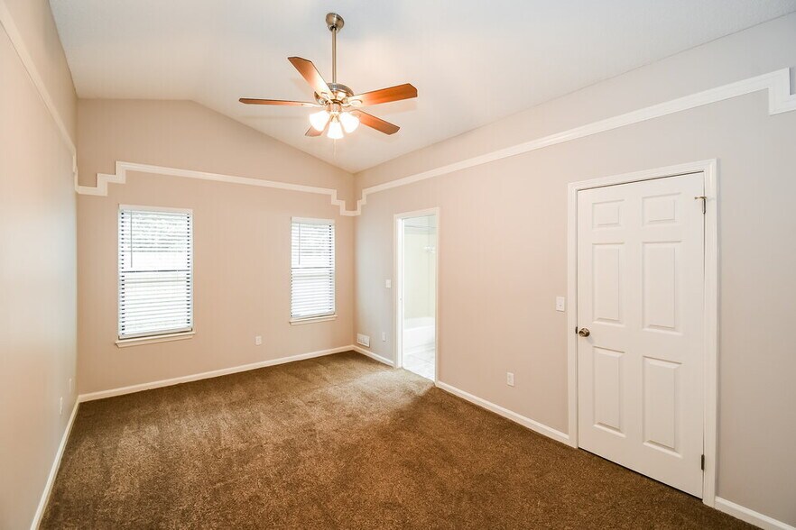 Building Photo - 2610 Malibu Cir