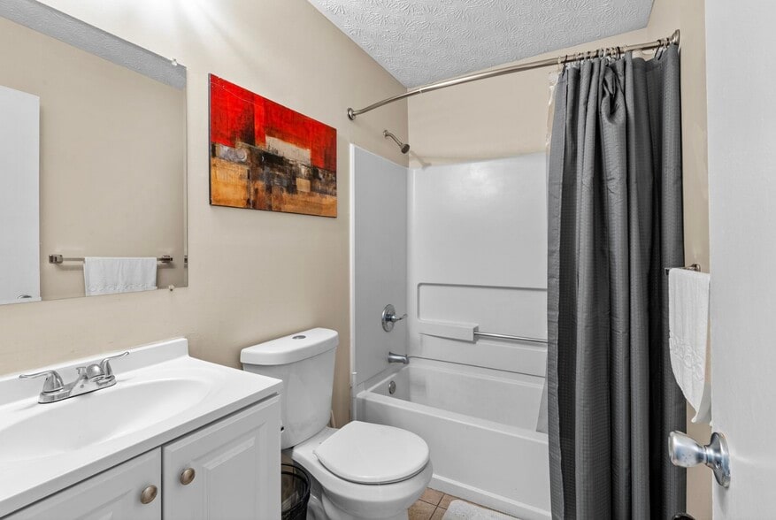 Bathroom 2 of 2 - 5300 Forest Downs Ln