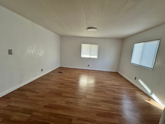 Building Photo - 44826 Orpington Ave