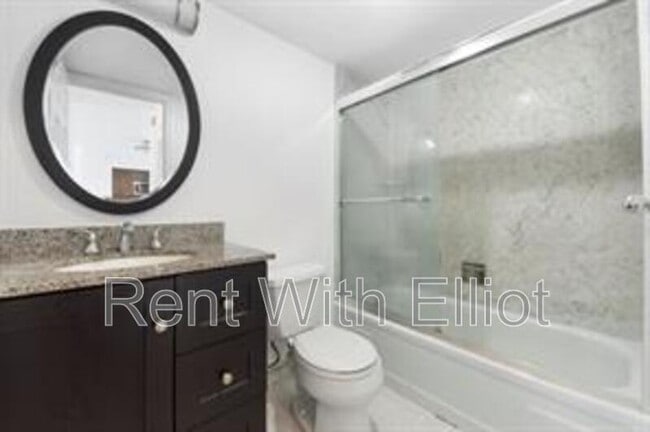 Building Photo - 1625 SE 10th Ave