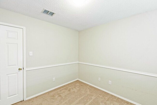 Building Photo - 1118 Water Oak Way