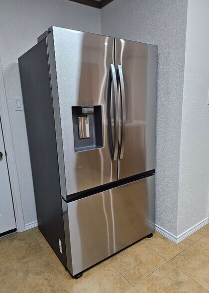 Building Photo - 224 Simmons Dr