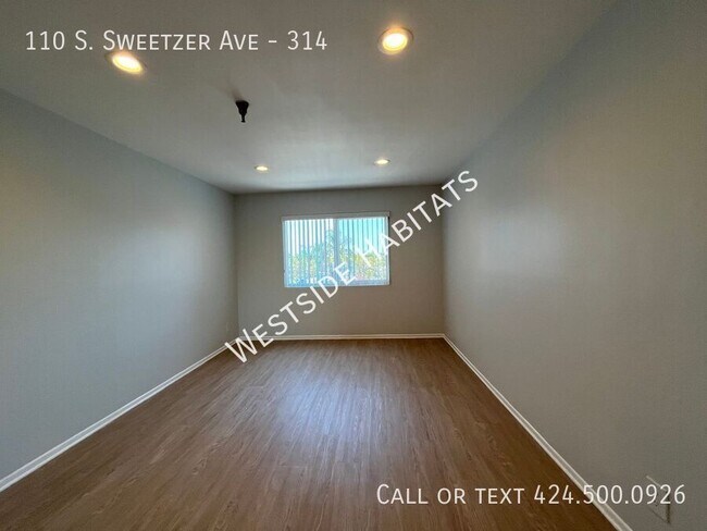 Building Photo - 110 Sweetzer Ave