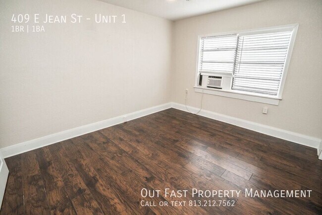 Building Photo - 409 E Jean St