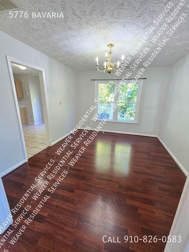 Building Photo - Cute Two Story in Fayetteville!