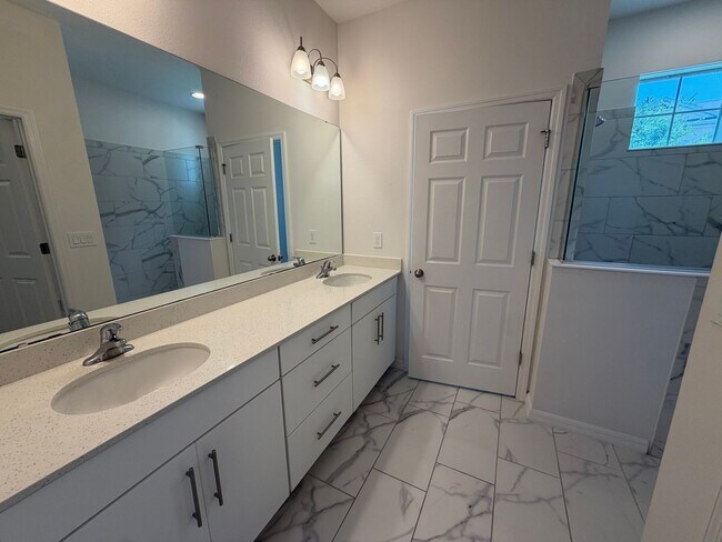Building Photo - 8191 Mosaic Ln
