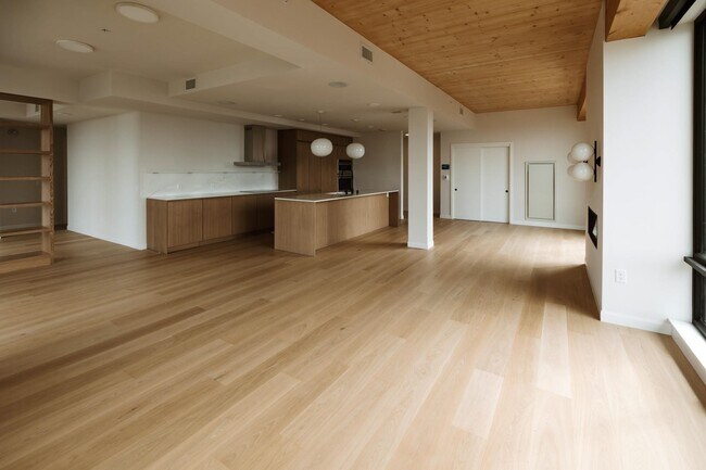 Building Photo - 10 S Paterson St