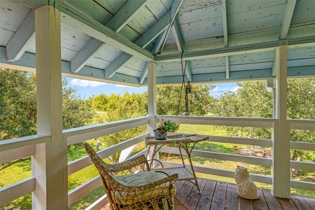 Building Photo - 813 Nelson Ave