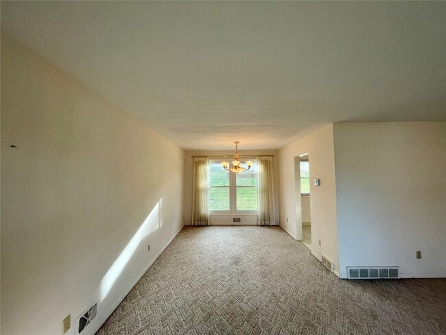 Building Photo - 328 Chestnut Ln