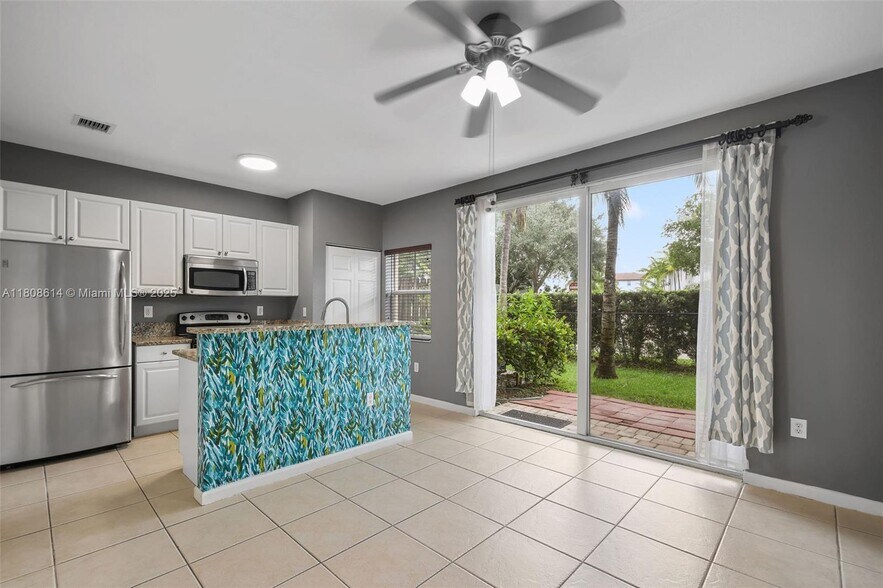 Building Photo - 2741 SW 120th Ter
