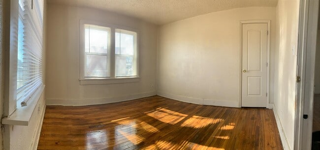 Building Photo - 1104 Wallace St