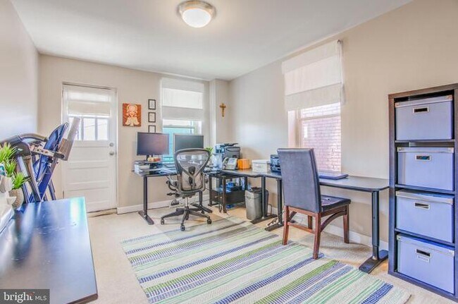 Building Photo - 2925 E Baltimore St