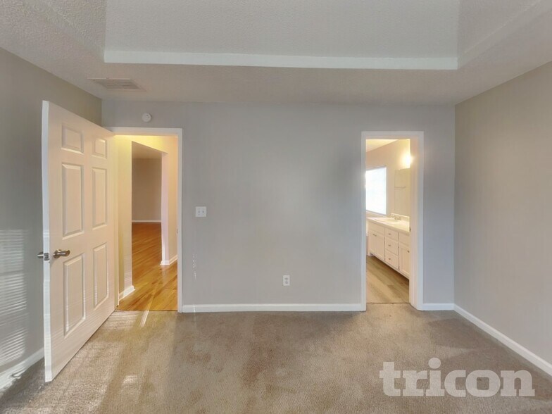 Building Photo - 547 Horseshoe Cir