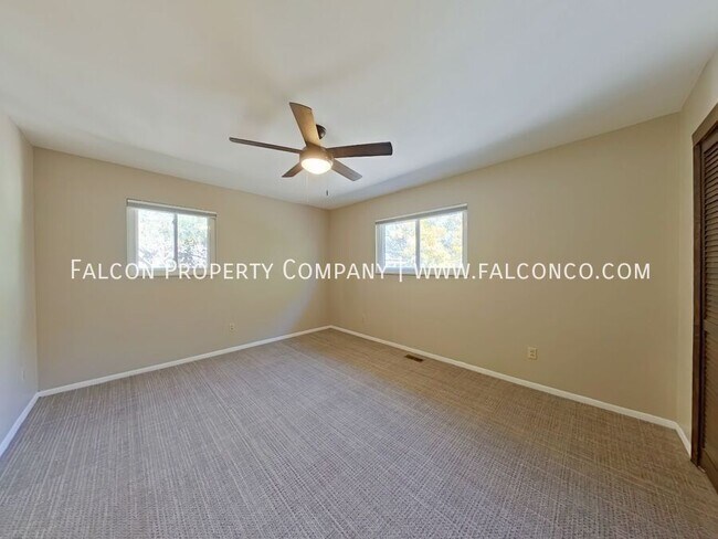 Building Photo - 133 Dolomite Dr